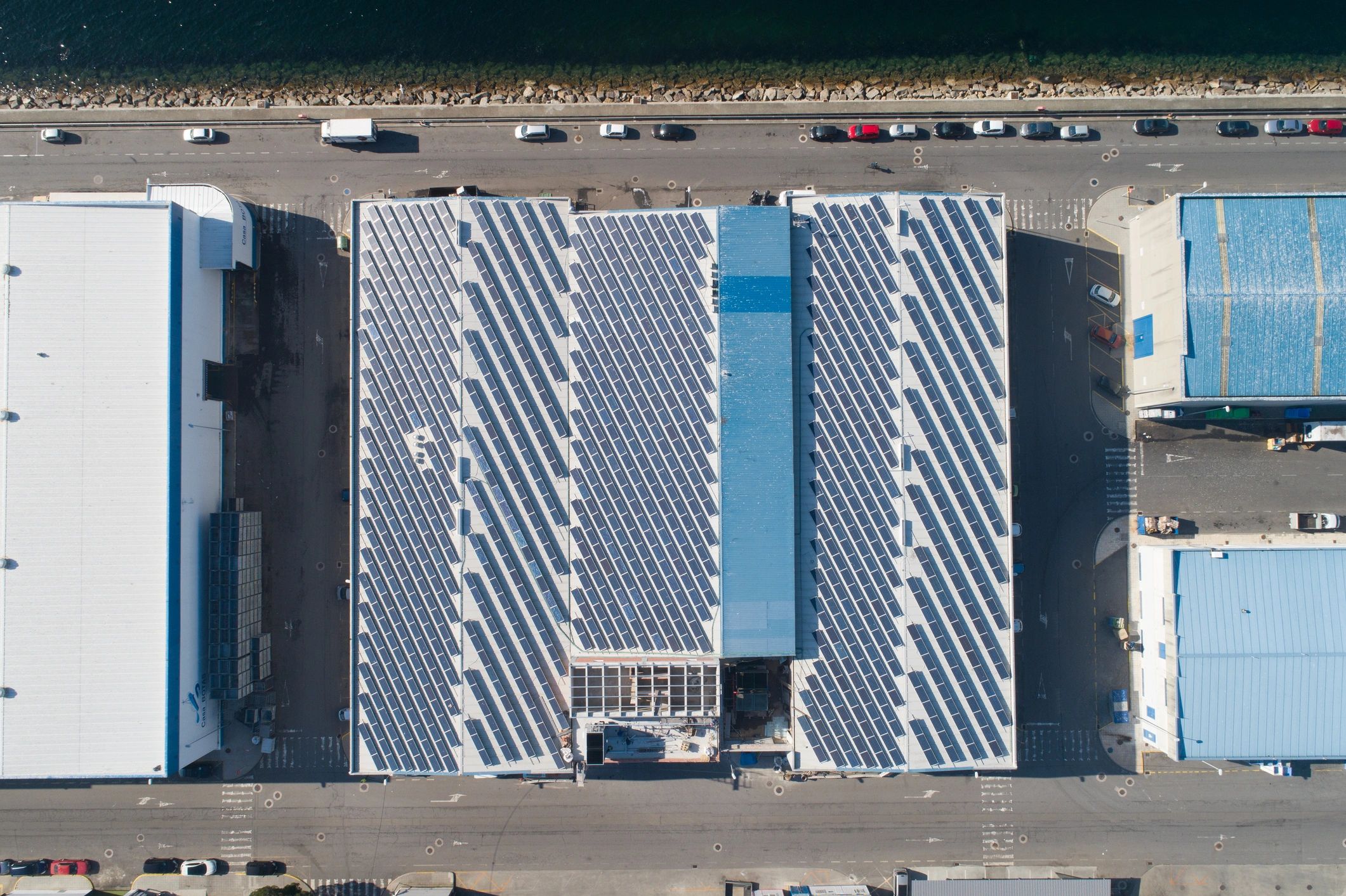 Industrial rooftop solar array illustrating scalable commercial energy infrastructure